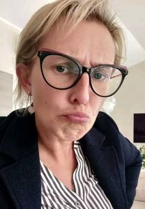 Femme coquine brune coquine 