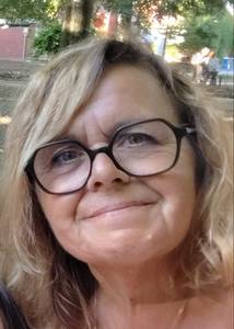 Femme célibataire 60 ans à Tournai