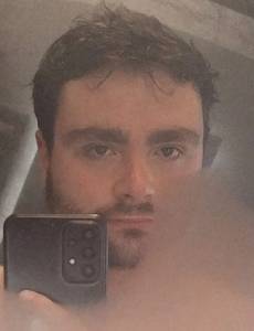 Salut toi alors je suis bi j'adore les bite  …