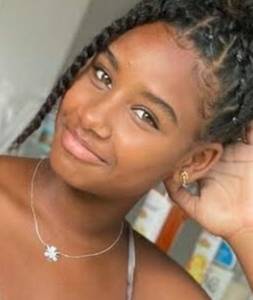 Femme coquine cheveux noir de 22ans à plan-cul-le-breuil