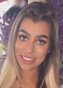Petite coquine cheveux noir coquine 