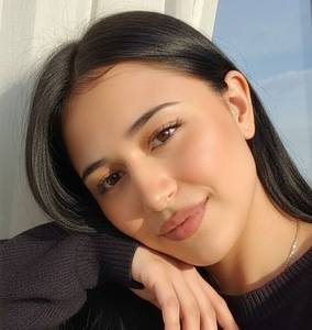 Femme célibataire 25 ans à Paris-9e