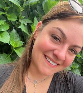 Femme célibataire 27 ans à Pau