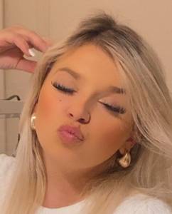 Femme célibataire 23 ans à Toulon