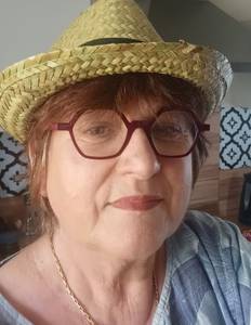 Femme célibataire 64 ans à Caen