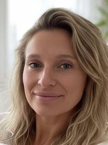 J'aime profiter de la vie, tout simplement. Si tu veux discuter, sans te prendre la t�te... dm-moi :)