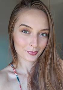 Je suis une femme sincre , gentille et srieuse  la recherche de l?me s?ur