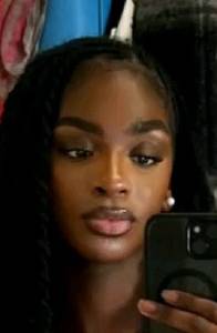 Petite coquine  de 19ans à annonces