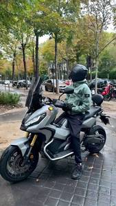 célibataire de Paris