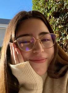 Femme célibataire 21 ans à Versailles