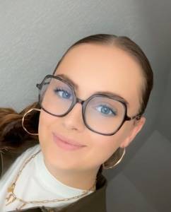 Femme célibataire 26 ans à Martigny