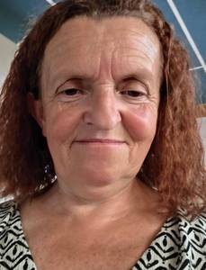 Femme célibataire 60 ans à Laval