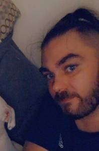 Tu veux prendre contact? célibataire de Paris
