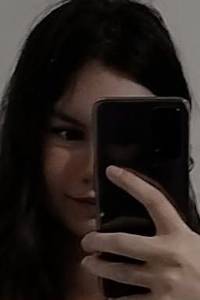Je suis une fille assez joyeuse qui aime sortir en bo�te avec ses amis. Sortir faire du shopping. Je recherche une personne qui sait ce qui veut et qui a la t�te sur les �paules.