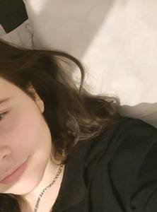 Femme célibataire 20 ans à Angers