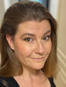 Elvira rencontre avec Elvira