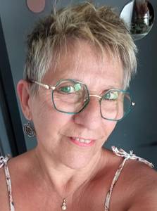 Femme célibataire 66 ans à Troyes