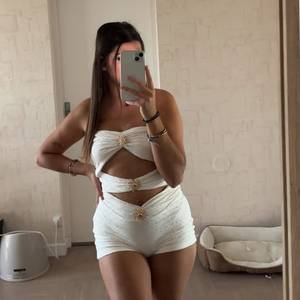 Petite coquine  super chaude de plan-cul-sceaux