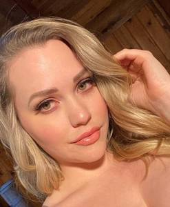 Femme célibataire 27 ans à Poitiers