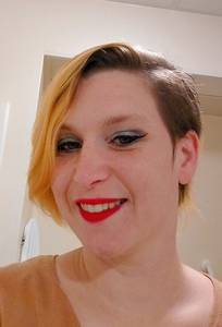 HSP, TSA & TDAH : mon cerveau tourne � 1000 � l?heure et je ressens tout en IMAX.  Honn�te et r�siliente, j'apporte une loyaut� rare et une �coute profonde. Complice, tendre et enti�re.