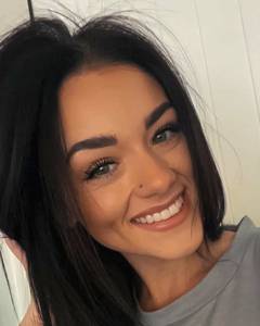 Femme célibataire 28 ans à Evry