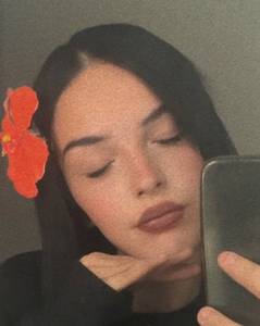 Ines83, femme coquine de 19 ans - Var