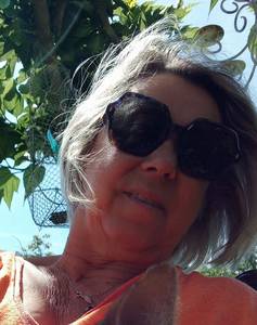 Femme célibataire 67 ans à Villeurbanne