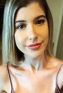 Femme célibataire 26 ans à Paris