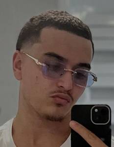 Yanis01