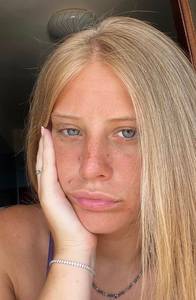 Petite coquine  de 21ans 