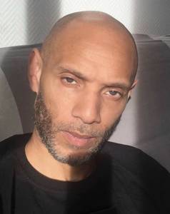 célibataire de Paris