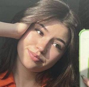 Plan cul rapide avec femme cheveux noir super chaude 