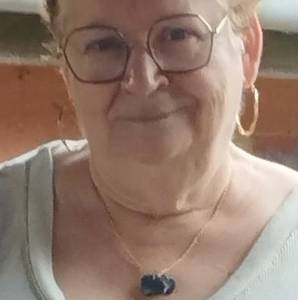 Femme célibataire 66 ans à Rouen