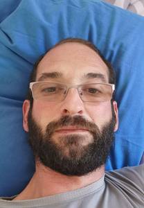 Tu veux prendre contact? célibataire de Pierrerue