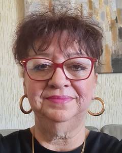 Femme célibataire 61 ans à Lille