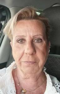 Femme célibataire 69 ans à Perigneux