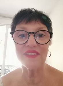 Femme célibataire 67 ans à Dijon