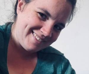 Bonjour 
Maman solo d?un petit de 2 ans bientôt je cherche quelqu?un qui m?apportera le soutien émotionnel et affectif dont j?ai besoins aujourd?hui. 
Je ne cherche pas une relation compliquée qui me fera me prendre encore plus la tête qu?aujourd?hui. J?ai besoin d?un homme, un vrai. Quelqu?un de sensible, à l?écoute et qui ne cherche pas à prouver quoi que ce soit. 

La stabilité et l?ouverture d?esprit sont primordiales. Je suis quelqu?un qui ne juge pas du tout, peu importe les situations des autres et je veux quelqu?un qui soit dans la même démarche. 

Autrement promis je suis sympa et timide quand je ne connais pas ??