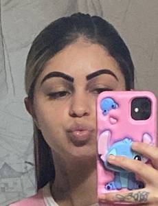 Femme célibataire 21 ans à Toronto