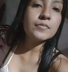 Nandiers20, femme coquine de 27 ans - Mah�n