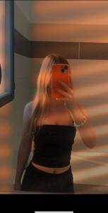 Petite coquine  super chaude 