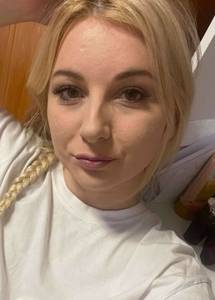 Femme célibataire 27 ans à Nimes