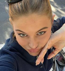 Femme célibataire 20 ans à Neuchatel