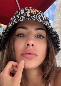 Petite coquine  super chaude à plan-cul-cazeaux-de-larboust