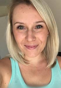 Plan cul rapide avec femme blonde coquine 