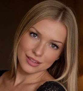 Hello je suis une fille simple malgr� les apparences ! Discussion et plus si affinit� comme on dit ^^