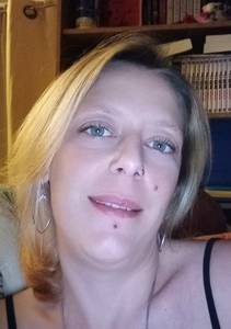 Femme coquine blonde  à cusset