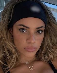 Femme célibataire 32 ans à Versailles