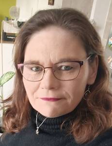 Femme célibataire 48 ans à Angers