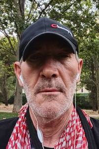 Tu veux prendre contact? célibataire 45 ans